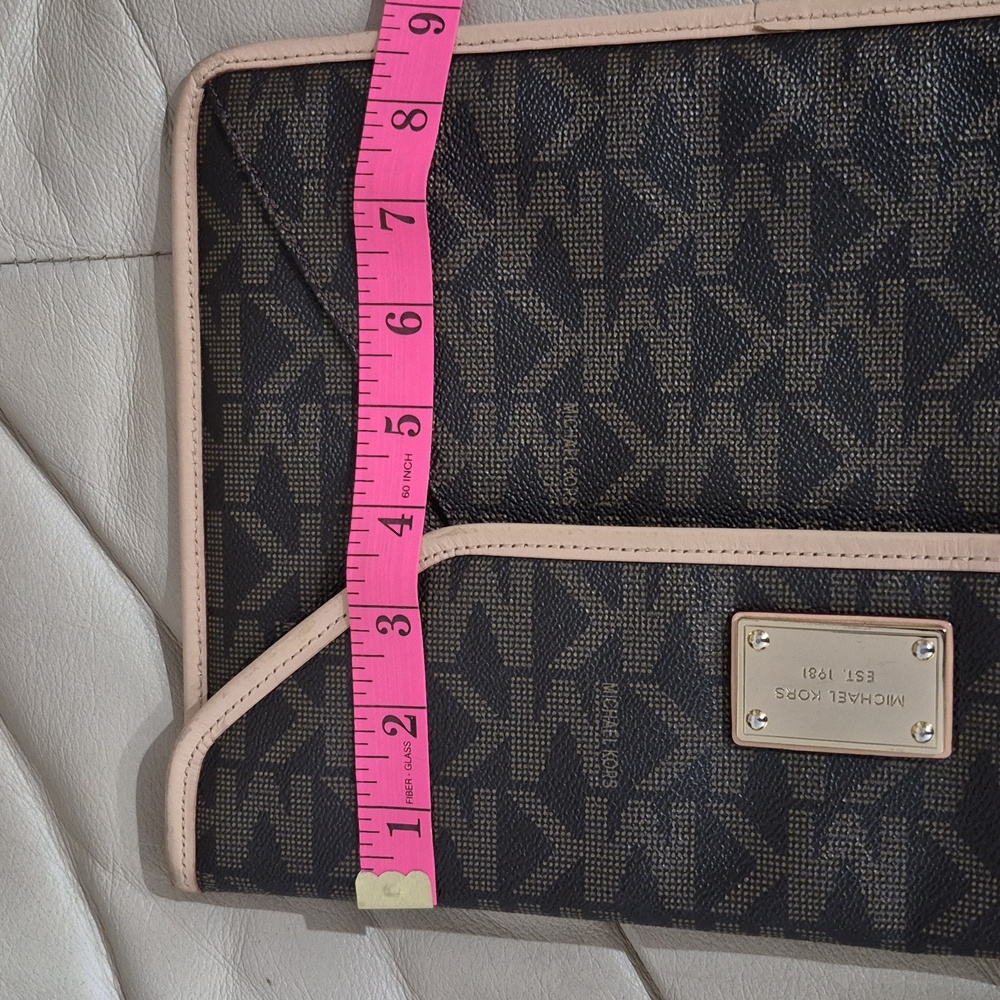 Michael Kors Signature Brown and Tan Laptop Bag - Picture 6 of 6